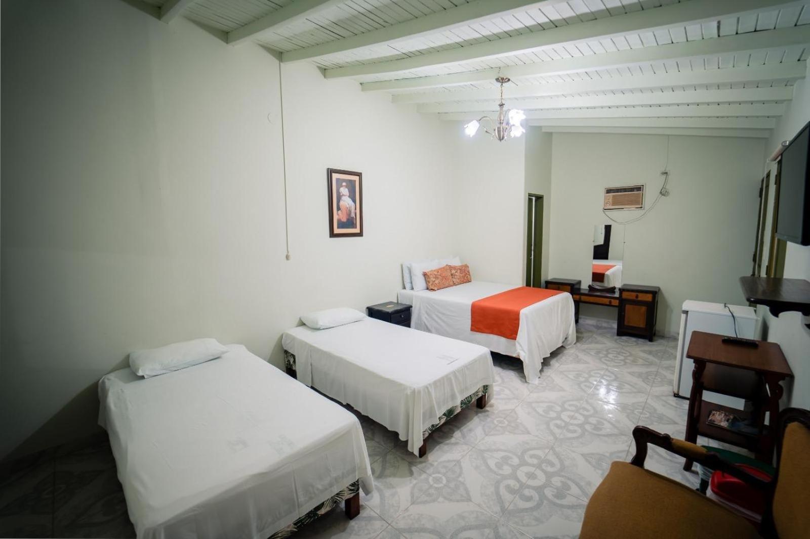 Hosteria De La Plaza Menor Santa Fe de Antioquia Exterior foto